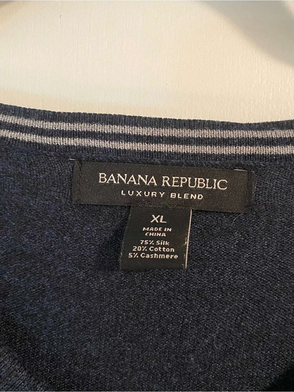 Banana Republic Mens Silk Cotton Cashmere Sweater XL Blue V-Neck Preppy Luxury